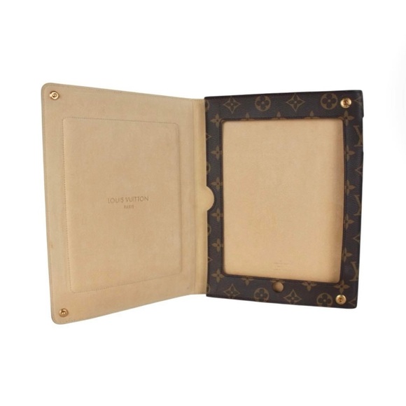 LOUIS VUITTON IPAD CASE - Picture 1 of 4
